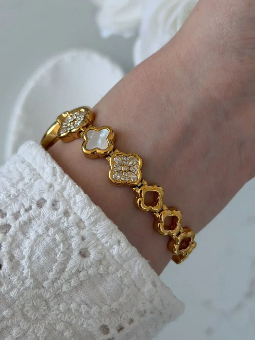 SKU0597Retro Gold White Women Minimalist Watch Bracelet Stainless steel+gift bag